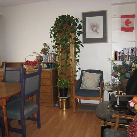 Kelowna Okanagan Lake Hostel ภายนอก รูปภาพ