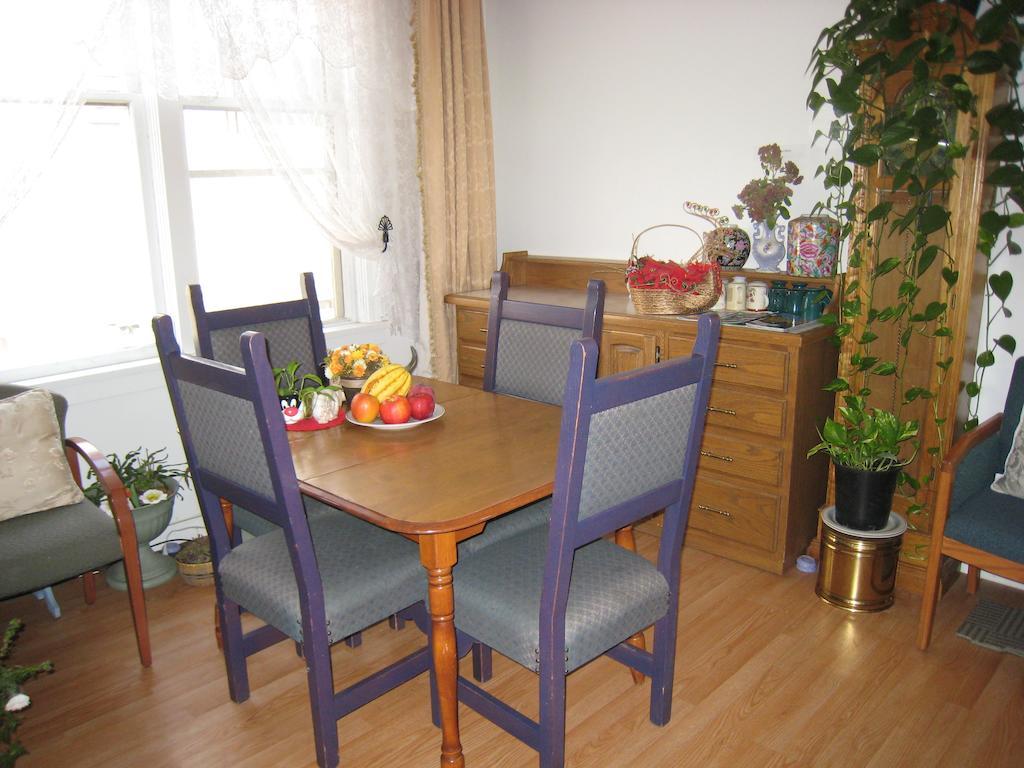 Kelowna Okanagan Lake Hostel ภายนอก รูปภาพ