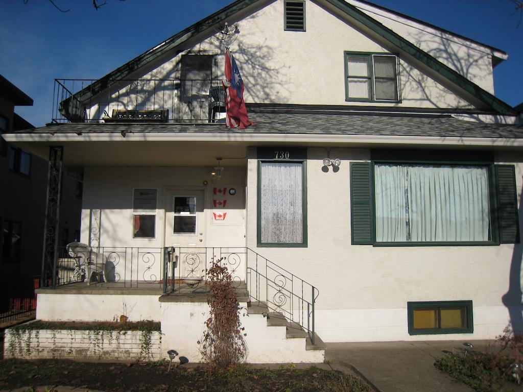 Kelowna Okanagan Lake Hostel ภายนอก รูปภาพ