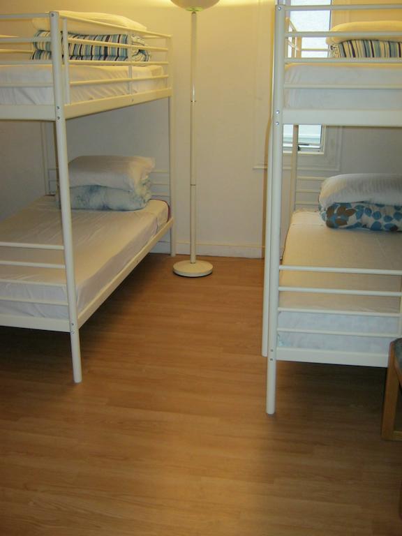 Kelowna Okanagan Lake Hostel ภายนอก รูปภาพ