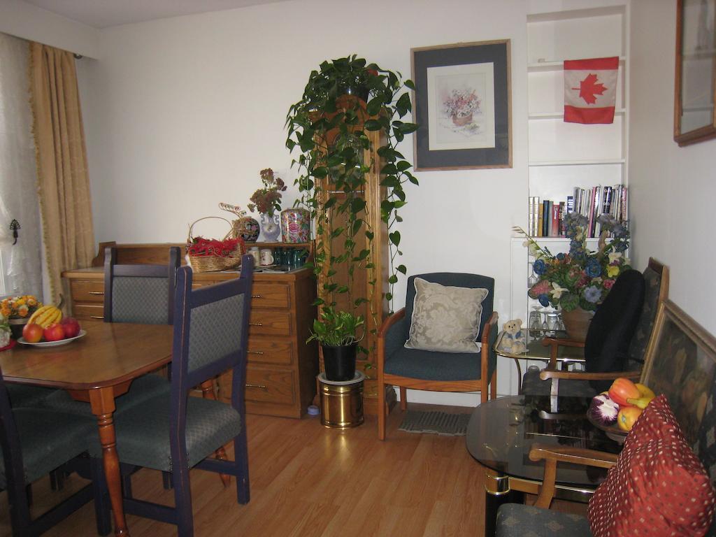 Kelowna Okanagan Lake Hostel ภายนอก รูปภาพ