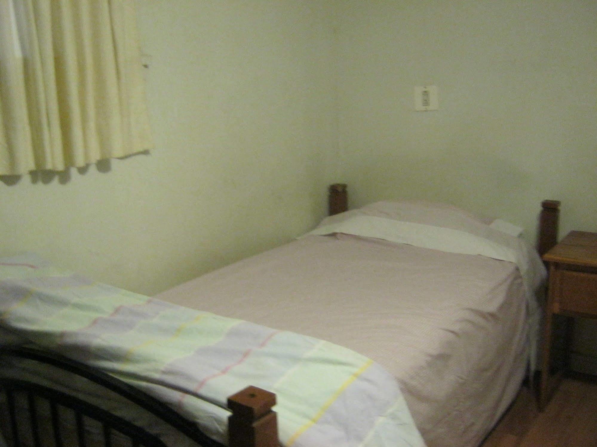Kelowna Okanagan Lake Hostel ภายนอก รูปภาพ