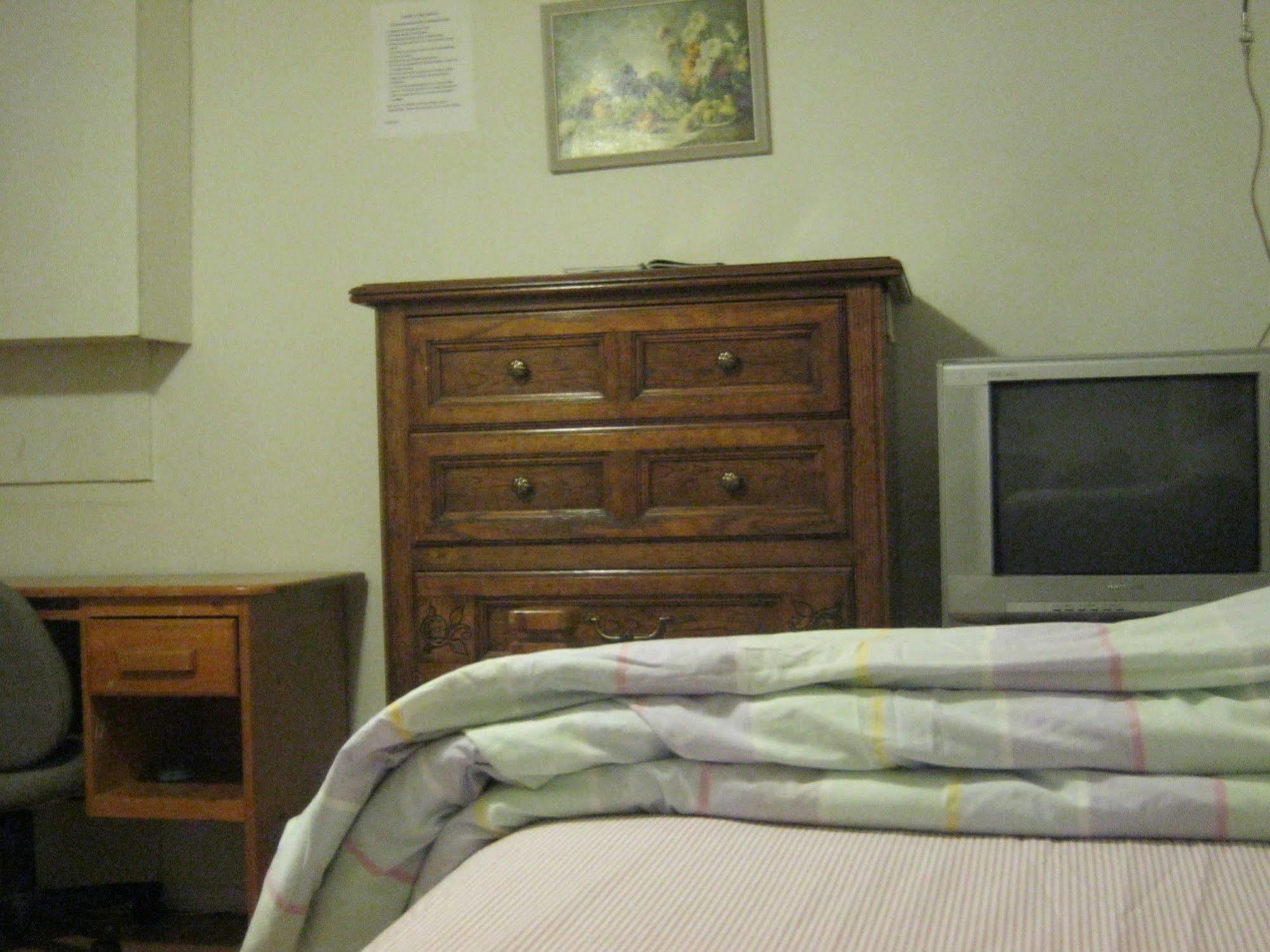 Kelowna Okanagan Lake Hostel ภายนอก รูปภาพ